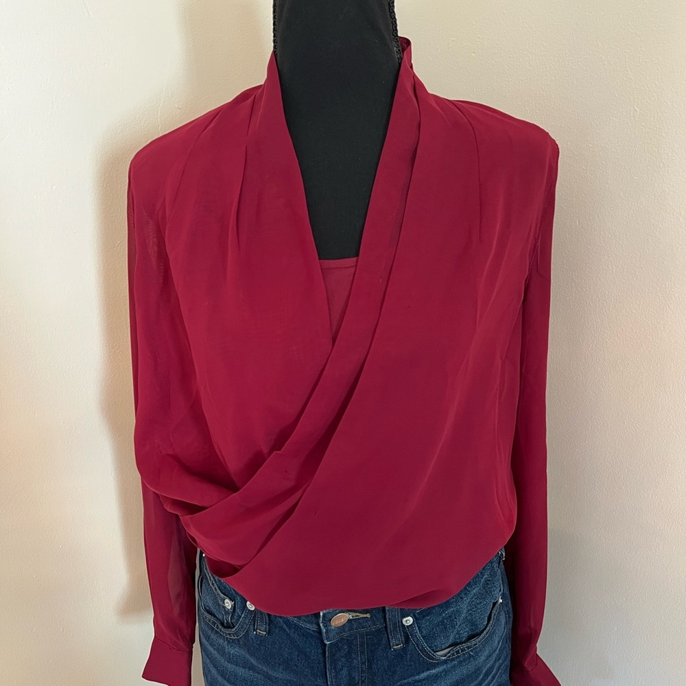 Sale! EUC Top/cami combo